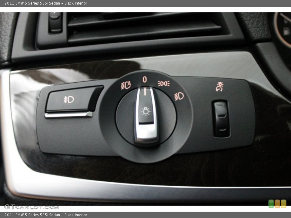 Black Interior Controls for the 2011 BMW 5 Series 535i Sedan #74739532