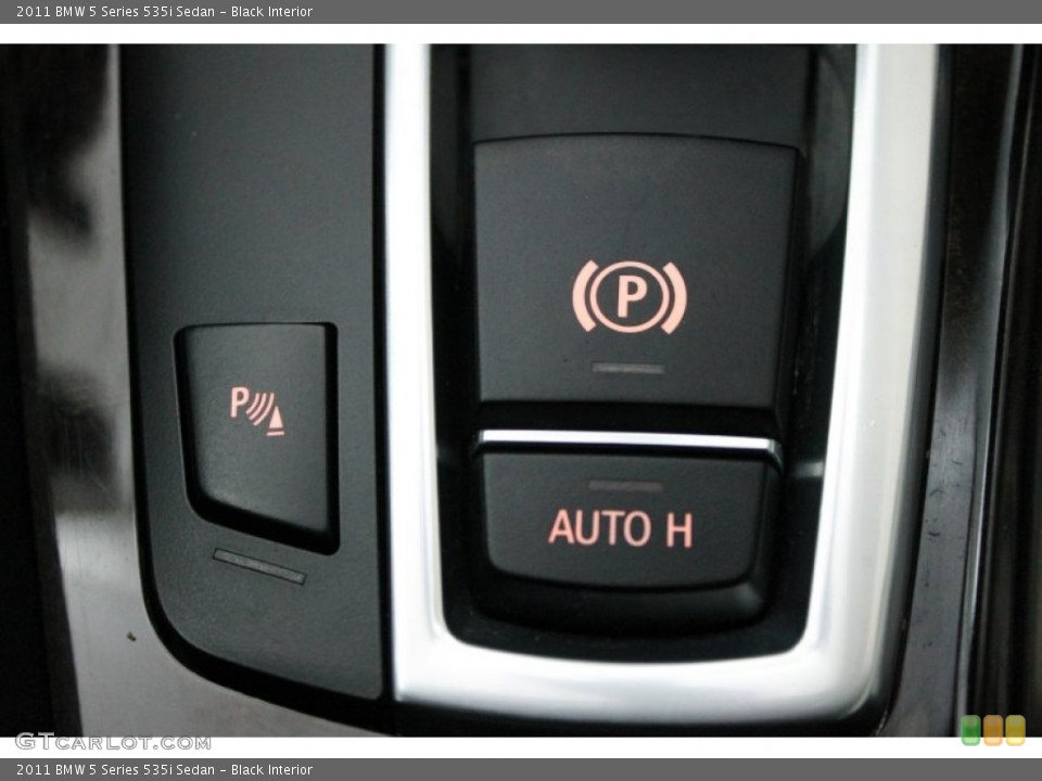 Black Interior Controls for the 2011 BMW 5 Series 535i Sedan #74739601