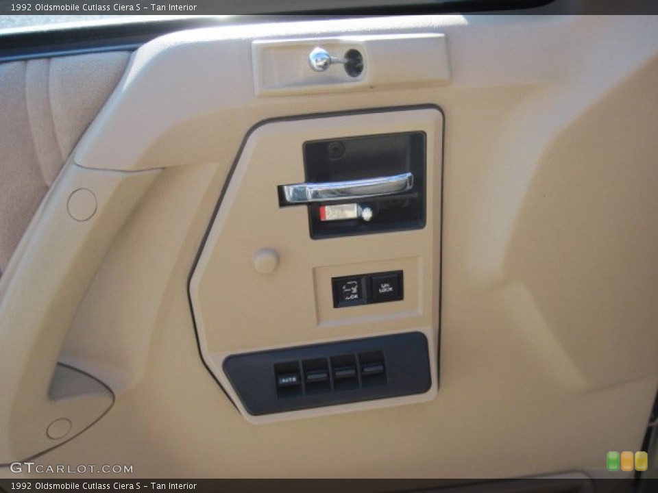 Tan Interior Controls for the 1992 Oldsmobile Cutlass Ciera S #74783983