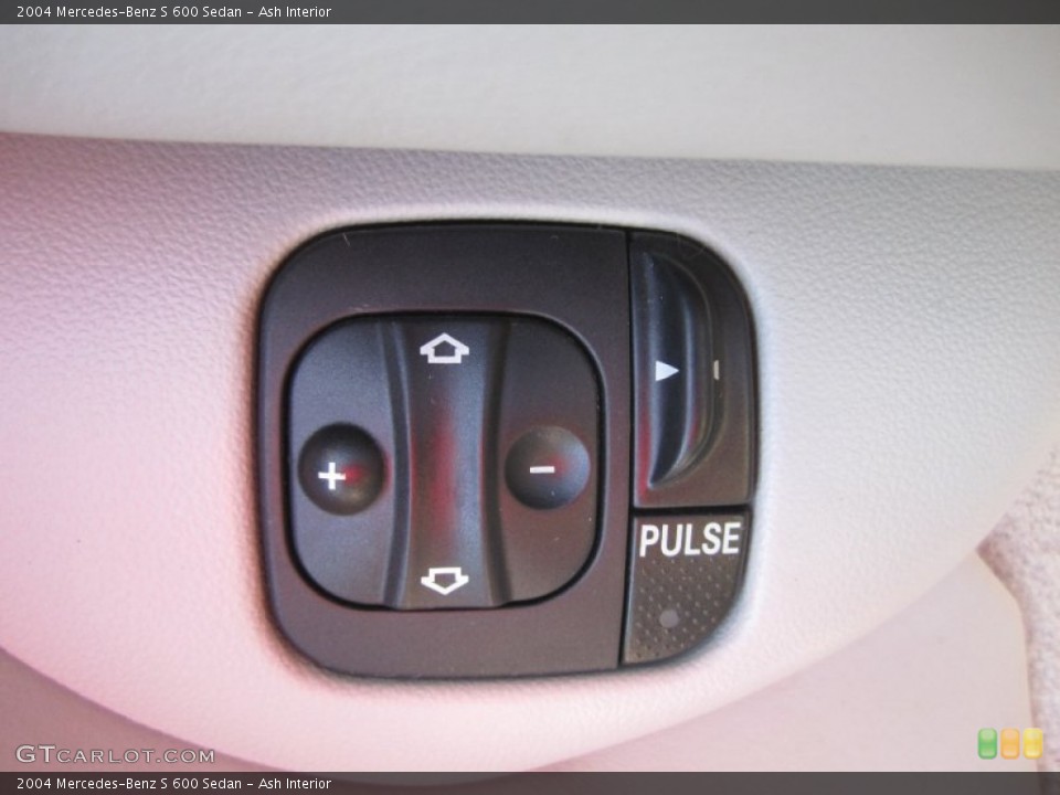Ash Interior Controls for the 2004 Mercedes-Benz S 600 Sedan #74784586