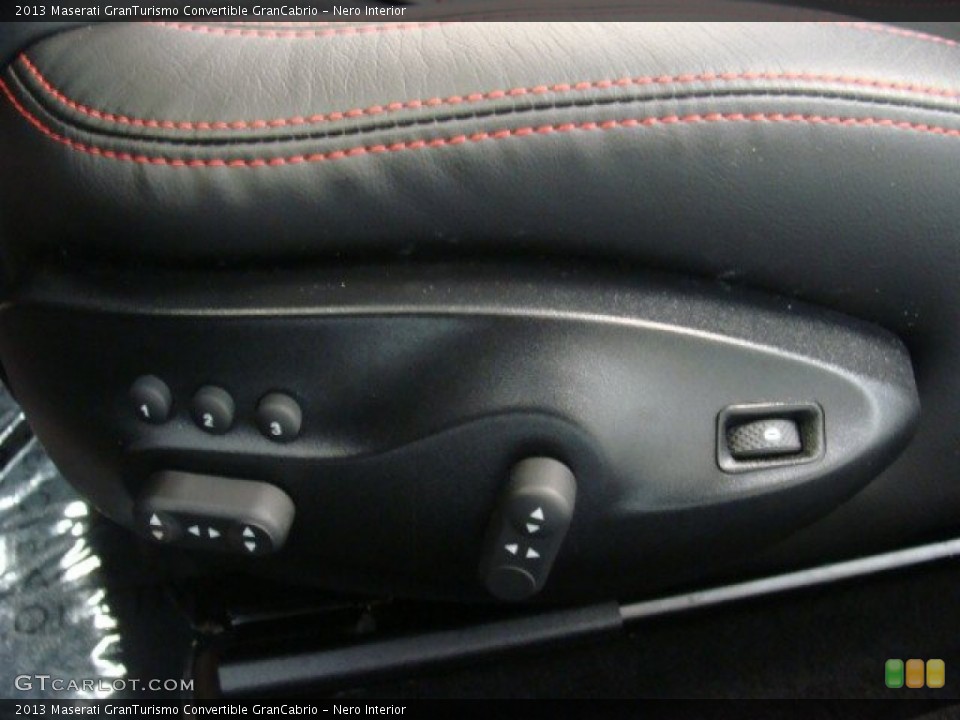 Nero Interior Controls for the 2013 Maserati GranTurismo Convertible GranCabrio #74800363
