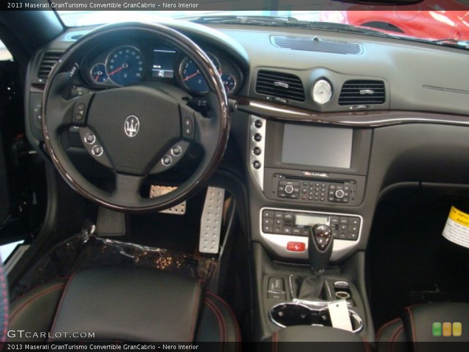 Nero Interior Dashboard for the 2013 Maserati GranTurismo Convertible GranCabrio #74800387