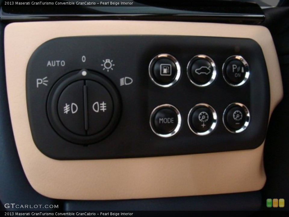 Pearl Beige Interior Controls for the 2013 Maserati GranTurismo Convertible GranCabrio #74801301