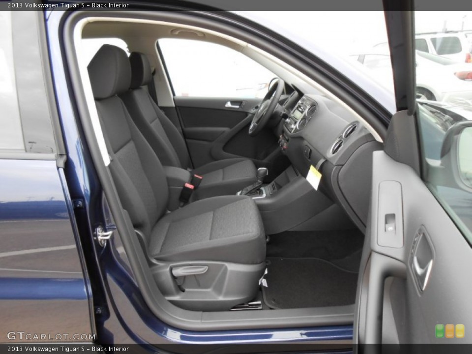 Black Interior Photo for the 2013 Volkswagen Tiguan S #74801504