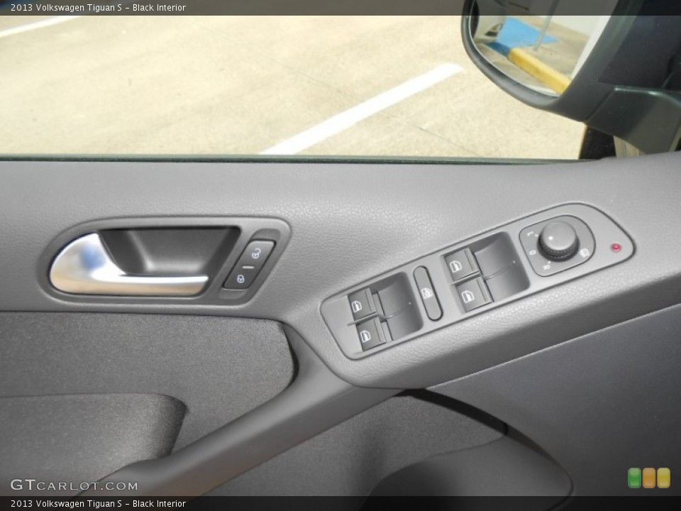 Black Interior Controls for the 2013 Volkswagen Tiguan S #74801712