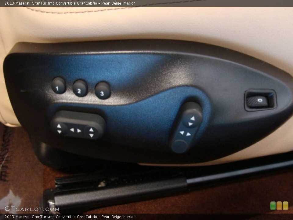 Pearl Beige Interior Controls for the 2013 Maserati GranTurismo Convertible GranCabrio #74802014