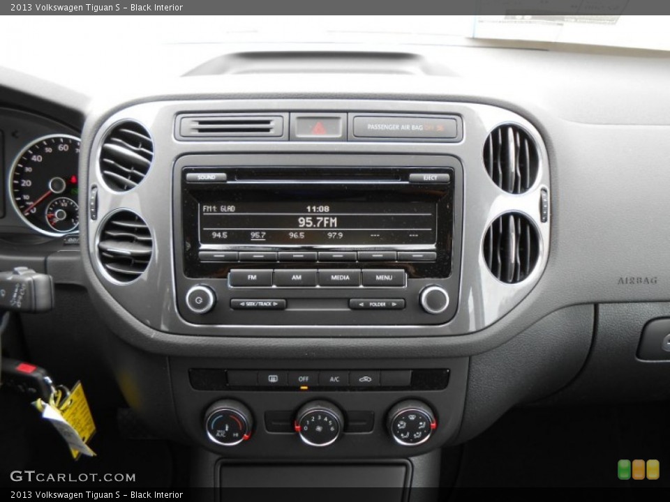 Black Interior Controls for the 2013 Volkswagen Tiguan S #74802680