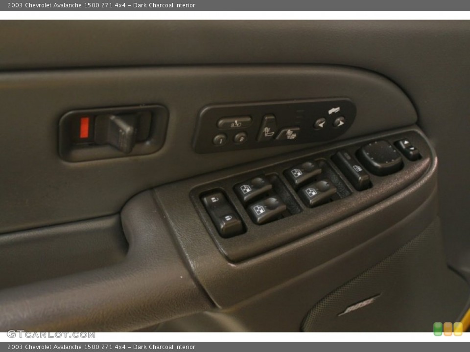 Dark Charcoal Interior Controls for the 2003 Chevrolet Avalanche 1500 Z71 4x4 #74806022