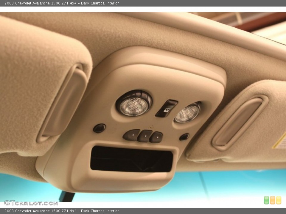 Dark Charcoal Interior Controls for the 2003 Chevrolet Avalanche 1500 Z71 4x4 #74806227