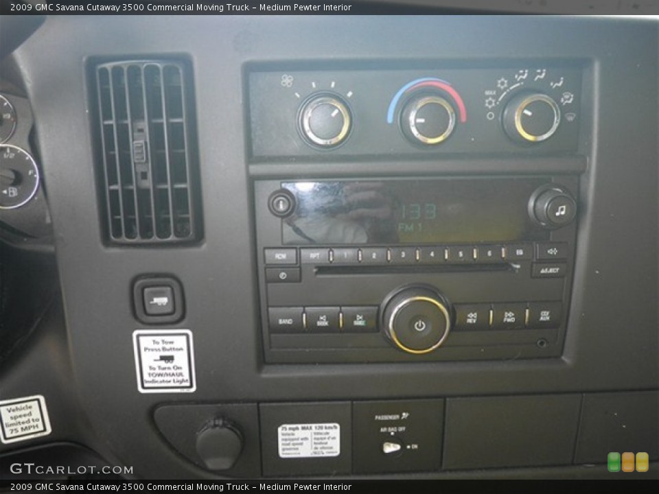 Medium Pewter Interior Controls for the 2009 GMC Savana Cutaway 3500 Commercial Moving Truck #74809124