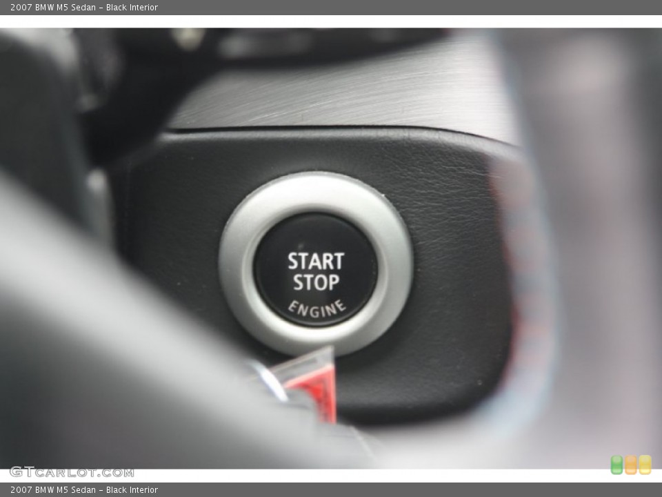 Black Interior Controls for the 2007 BMW M5 Sedan #74832437