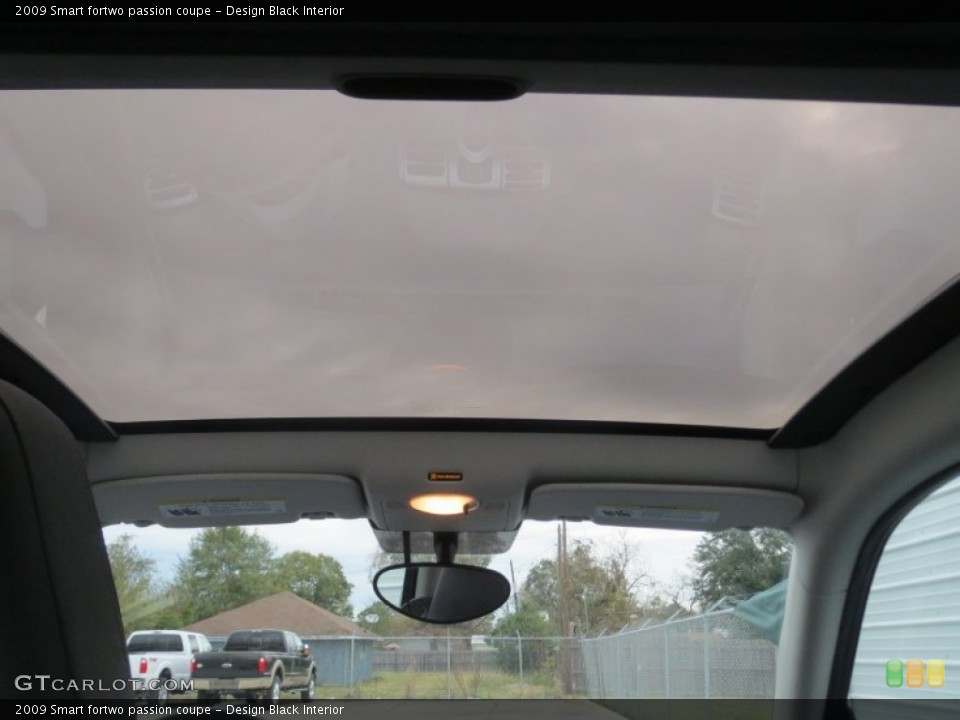 Design Black Interior Sunroof for the 2009 Smart fortwo passion coupe #74836898