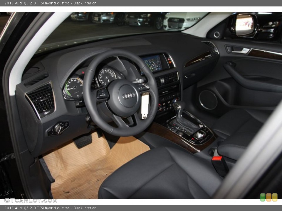 Black Interior Photo for the 2013 Audi Q5 2.0 TFSI hybrid quattro #74842862
