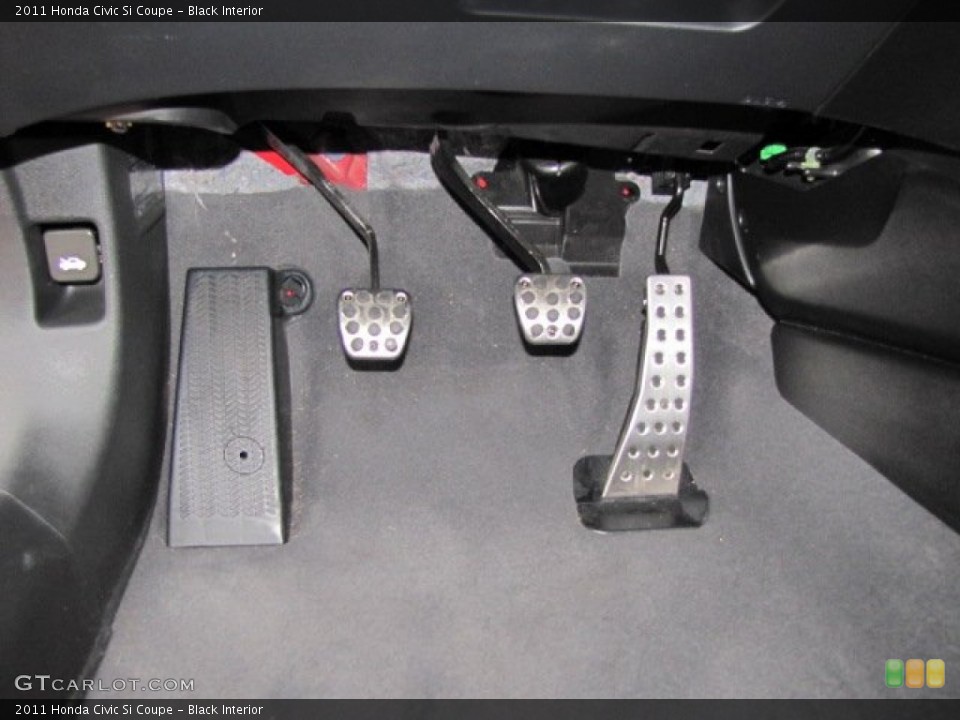 Black Interior Controls for the 2011 Honda Civic Si Coupe #74849027