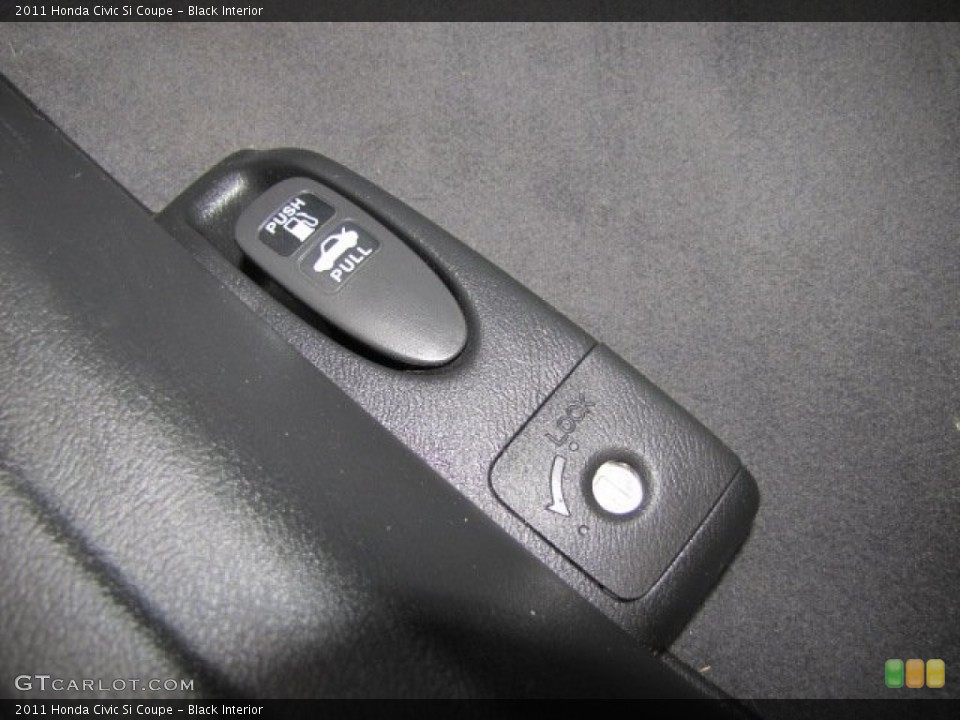 Black Interior Controls for the 2011 Honda Civic Si Coupe #74849030