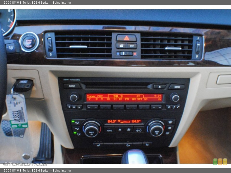 Beige Interior Controls for the 2009 BMW 3 Series 328xi Sedan #74852410