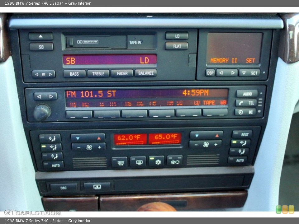 Grey Interior Controls for the 1998 BMW 7 Series 740iL Sedan #74852730