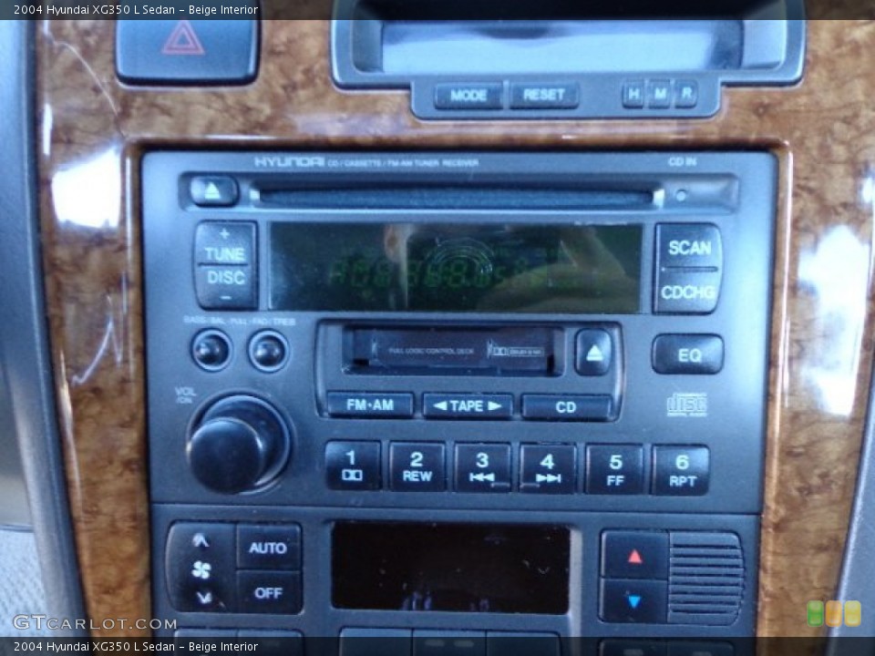 Beige Interior Audio System for the 2004 Hyundai XG350 L Sedan #74866676