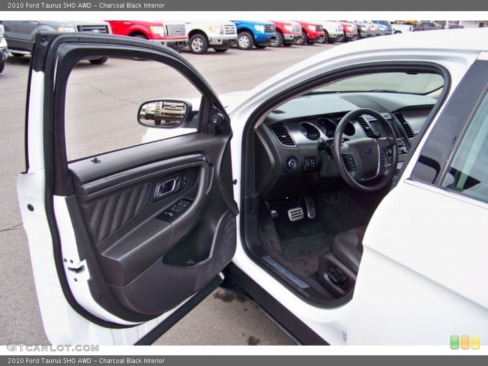 Charcoal Black Interior Photo for the 2010 Ford Taurus SHO AWD #74870350