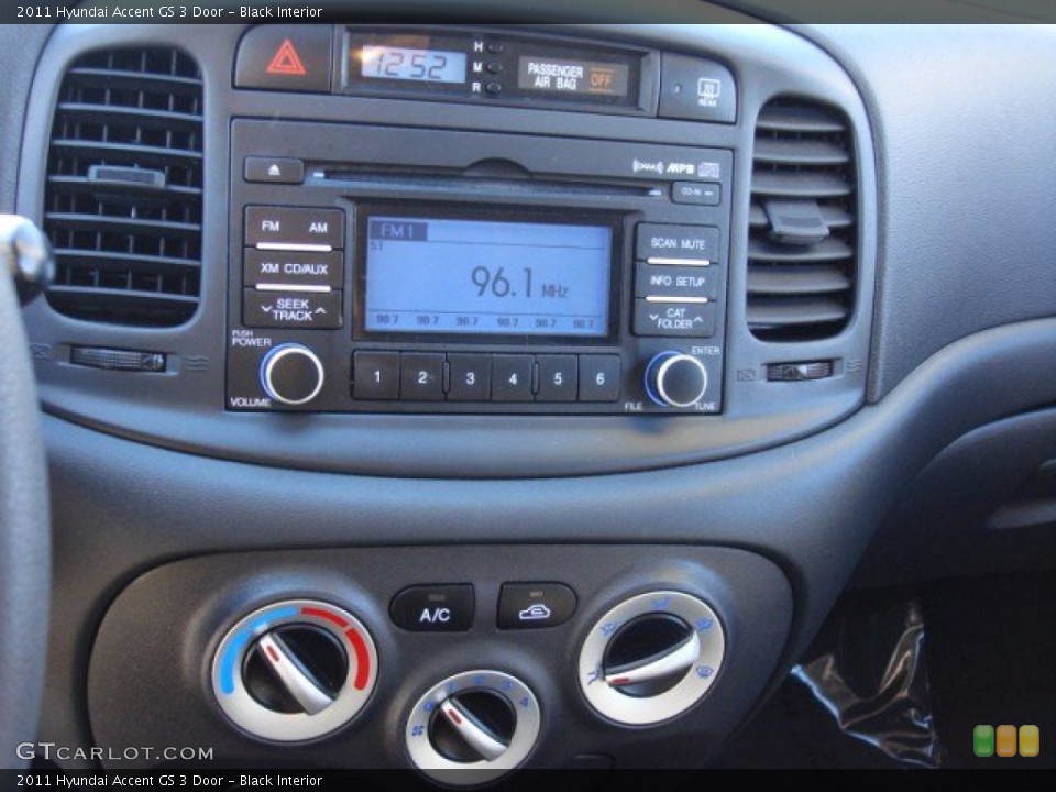 Black Interior Controls for the 2011 Hyundai Accent GS 3 Door #74873615