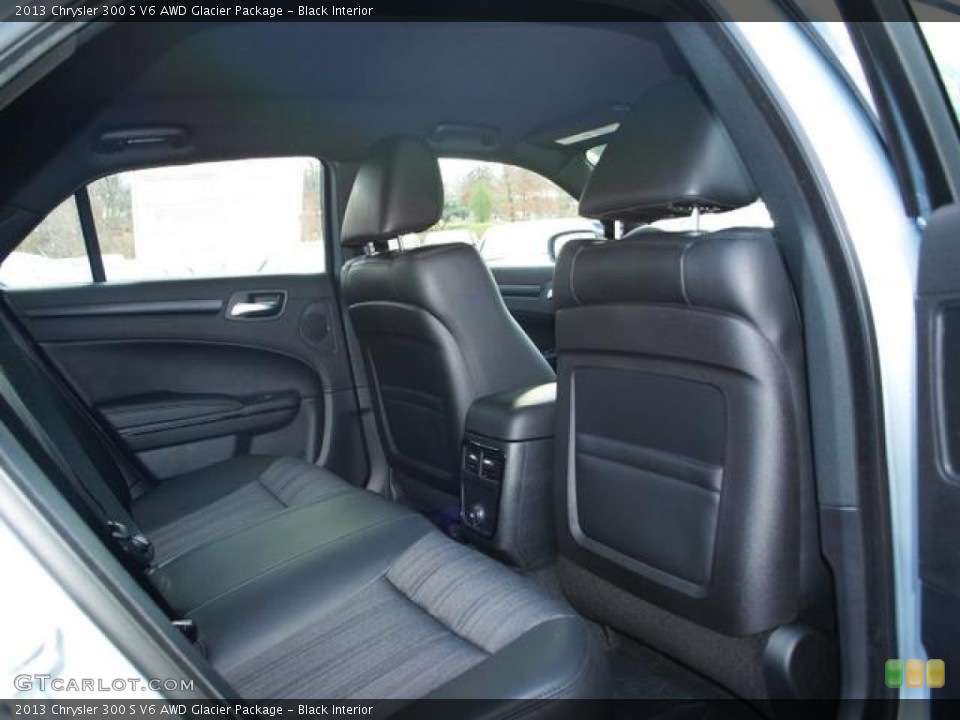 Black Interior Rear Seat for the 2013 Chrysler 300 S V6 AWD Glacier Package #74882069
