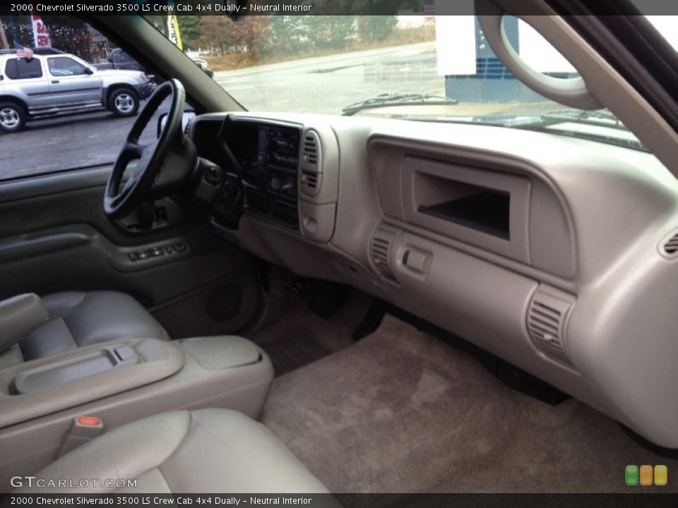 Neutral Interior Dashboard for the 2000 Chevrolet Silverado 3500 LS Crew Cab 4x4 Dually #74885499