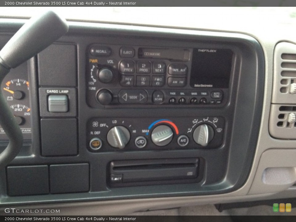 Neutral Interior Controls for the 2000 Chevrolet Silverado 3500 LS Crew Cab 4x4 Dually #74885754
