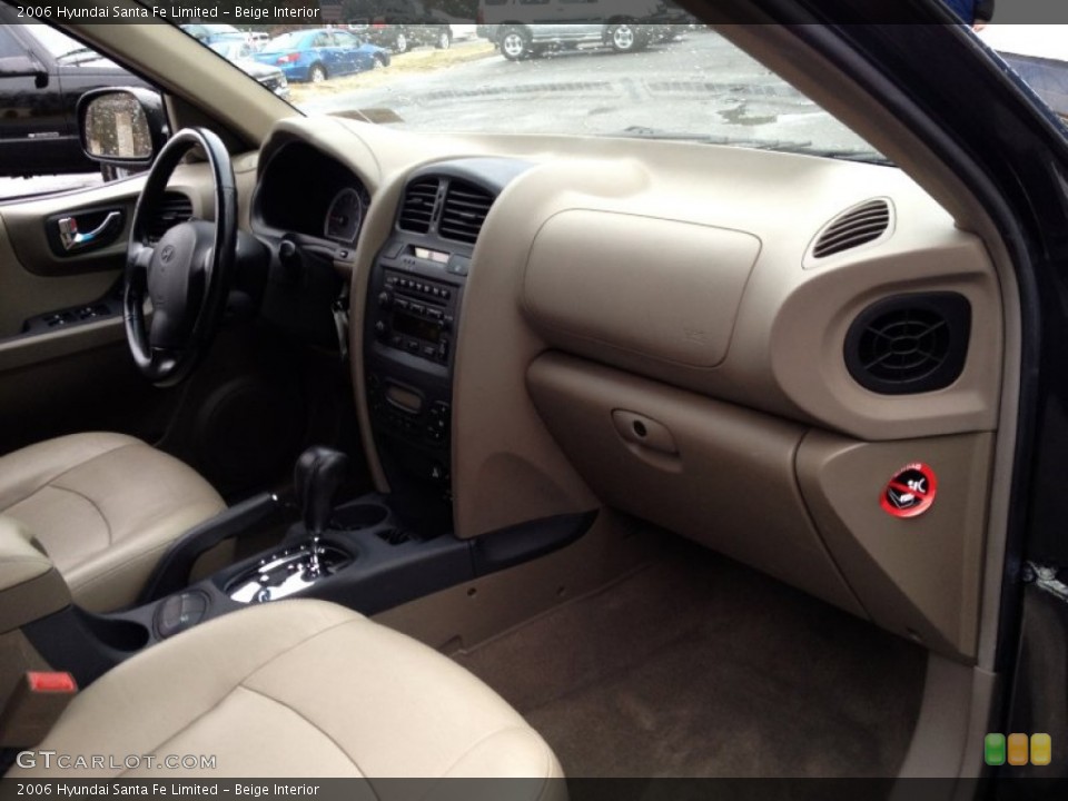 Beige Interior Dashboard for the 2006 Hyundai Santa Fe Limited #74887982