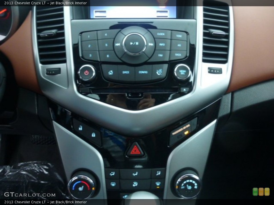 Jet Black/Brick Interior Controls for the 2013 Chevrolet Cruze LT #74902806