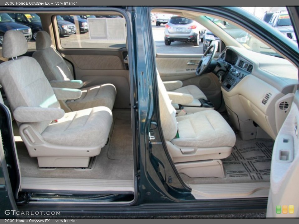 Ivory Interior Photo for the 2000 Honda Odyssey EX #74909658