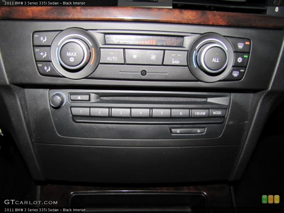 Black Interior Controls for the 2011 BMW 3 Series 335i Sedan #74913560