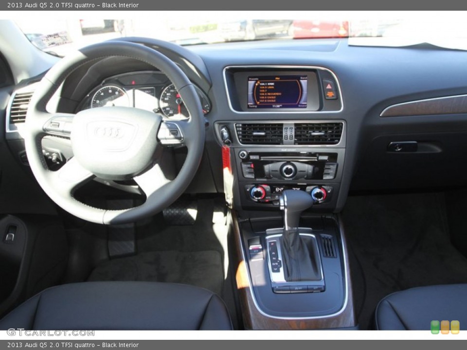Black Interior Dashboard for the 2013 Audi Q5 2.0 TFSI quattro #74918343