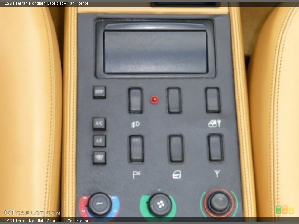 Tan Interior Controls for the 1991 Ferrari Mondial t Cabriolet #74927491