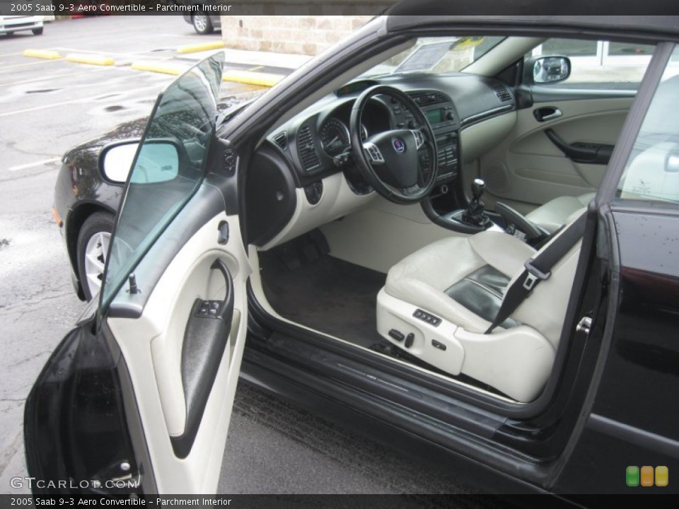 Parchment Interior Photo for the 2005 Saab 9-3 Aero Convertible #74932552