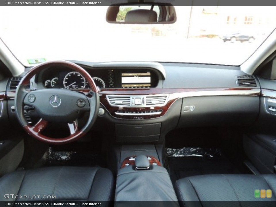 Black Interior Dashboard for the 2007 Mercedes-Benz S 550 4Matic Sedan #74934991