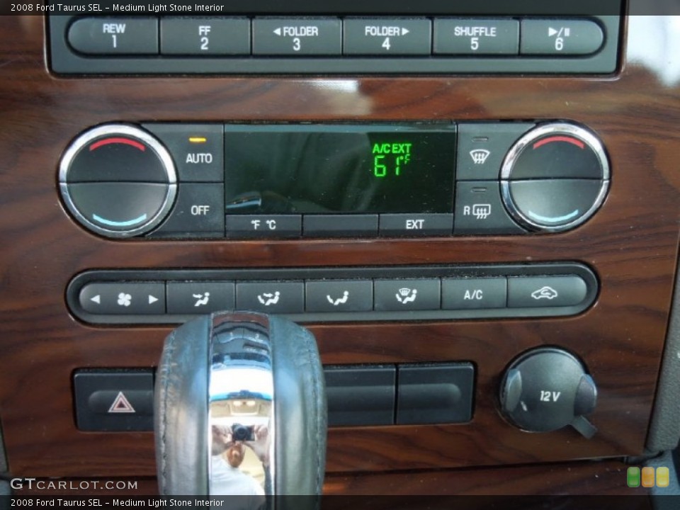 Medium Light Stone Interior Controls for the 2008 Ford Taurus SEL #74935583