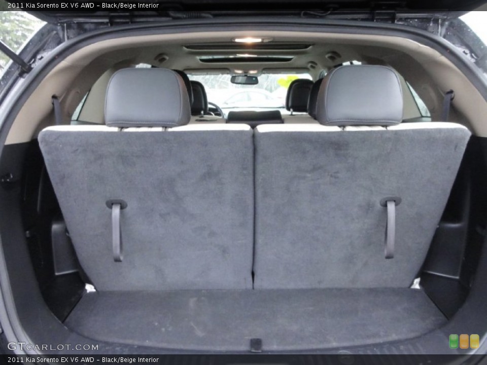 Black/Beige Interior Trunk for the 2011 Kia Sorento EX V6 AWD #74943478
