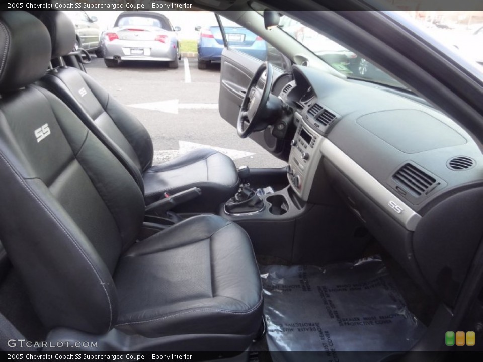 Ebony Interior Photo for the 2005 Chevrolet Cobalt SS Supercharged Coupe #74956377