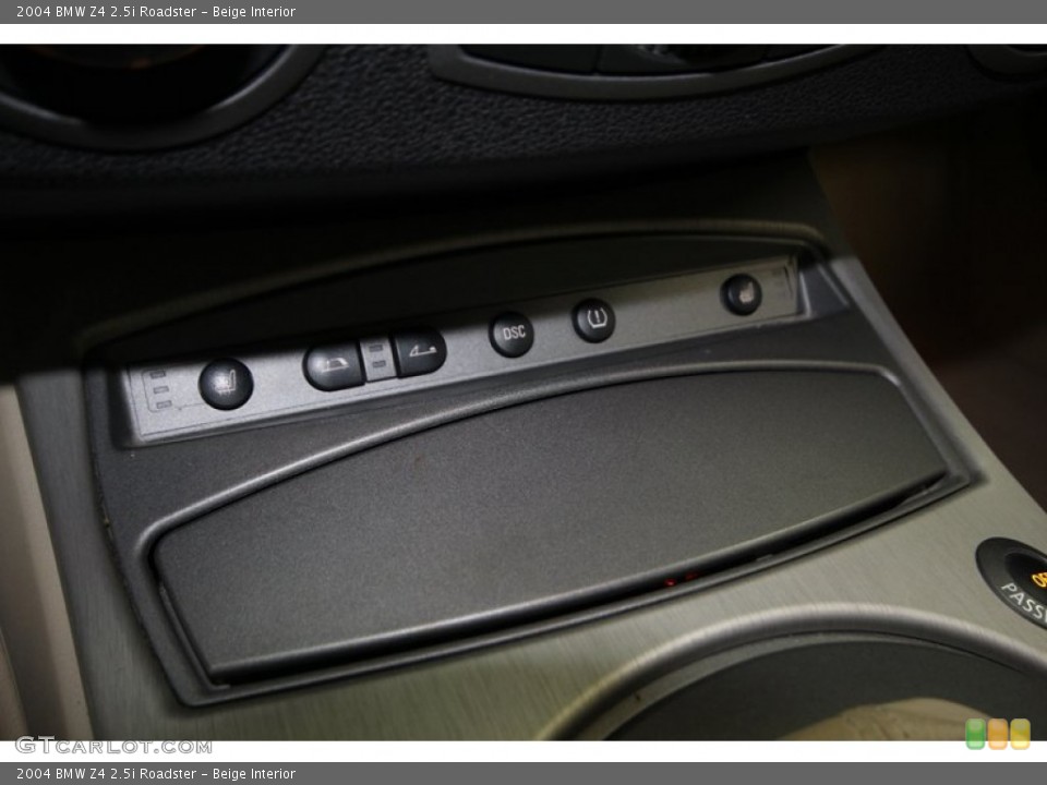 Beige Interior Controls for the 2004 BMW Z4 2.5i Roadster #74969203