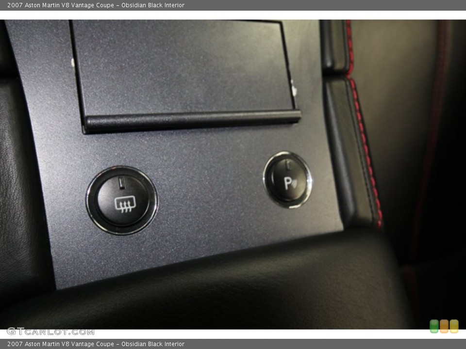 Obsidian Black Interior Controls for the 2007 Aston Martin V8 Vantage Coupe #74970604