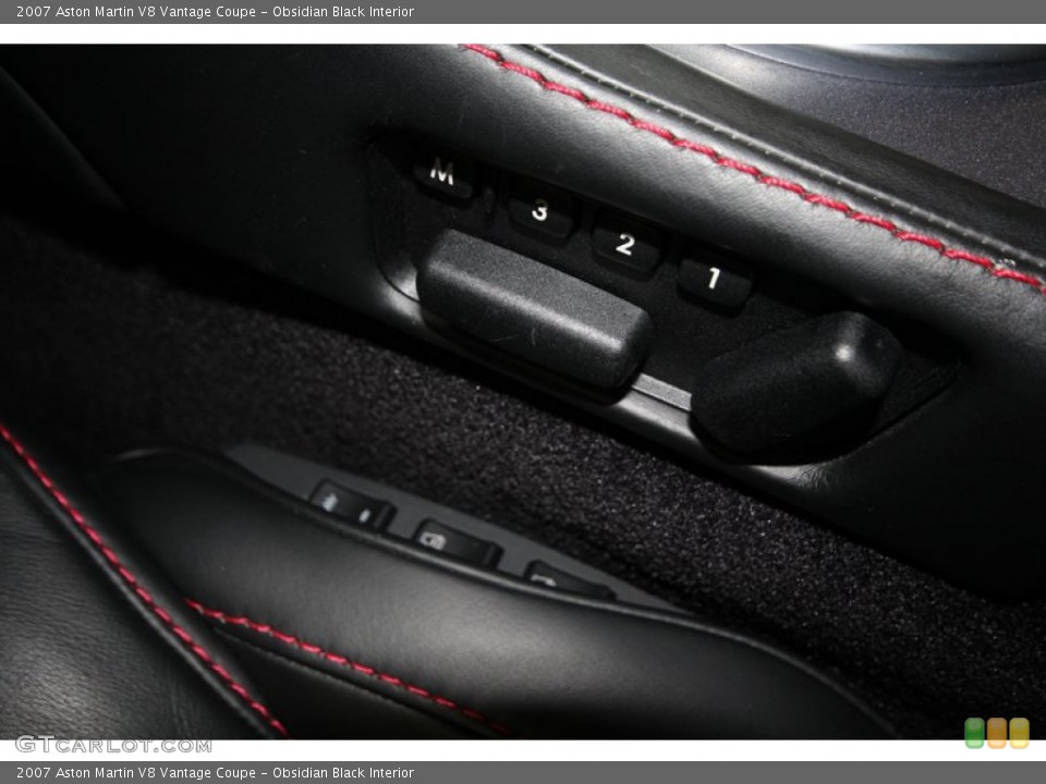 Obsidian Black Interior Controls for the 2007 Aston Martin V8 Vantage Coupe #74970610