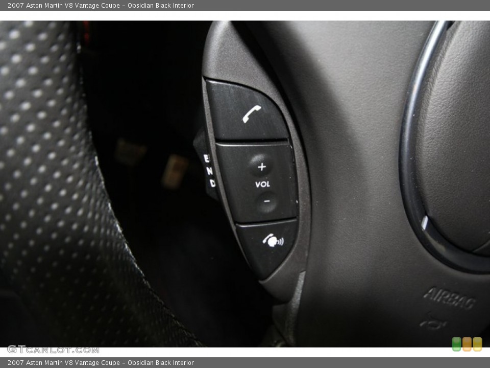 Obsidian Black Interior Controls for the 2007 Aston Martin V8 Vantage Coupe #74970622
