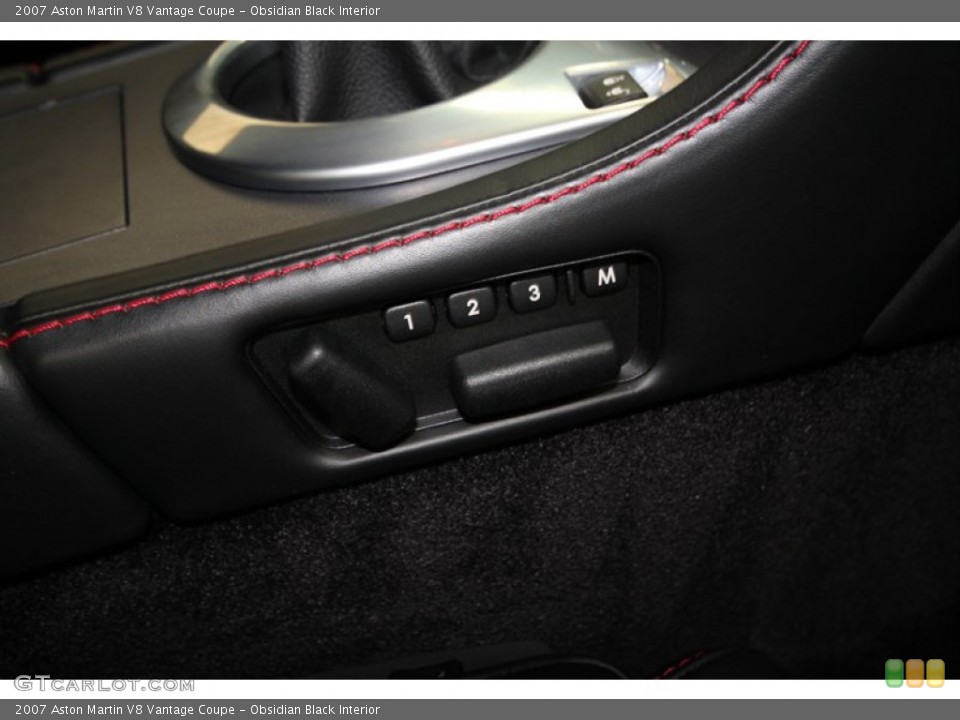 Obsidian Black Interior Controls for the 2007 Aston Martin V8 Vantage Coupe #74970637