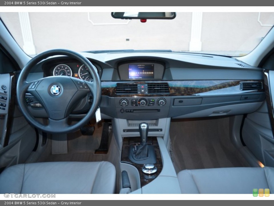 Grey Interior Dashboard for the 2004 BMW 5 Series 530i Sedan #74974504