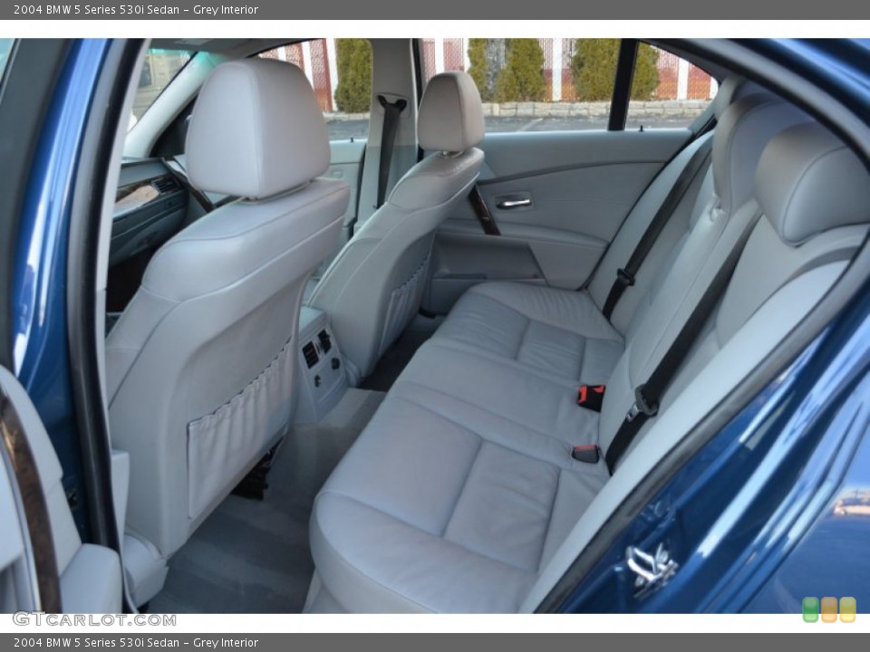 Grey Interior Rear Seat for the 2004 BMW 5 Series 530i Sedan #74974533