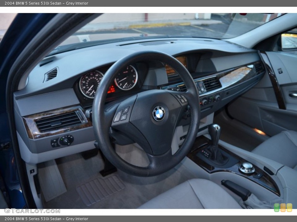 Grey Interior Dashboard for the 2004 BMW 5 Series 530i Sedan #74974600