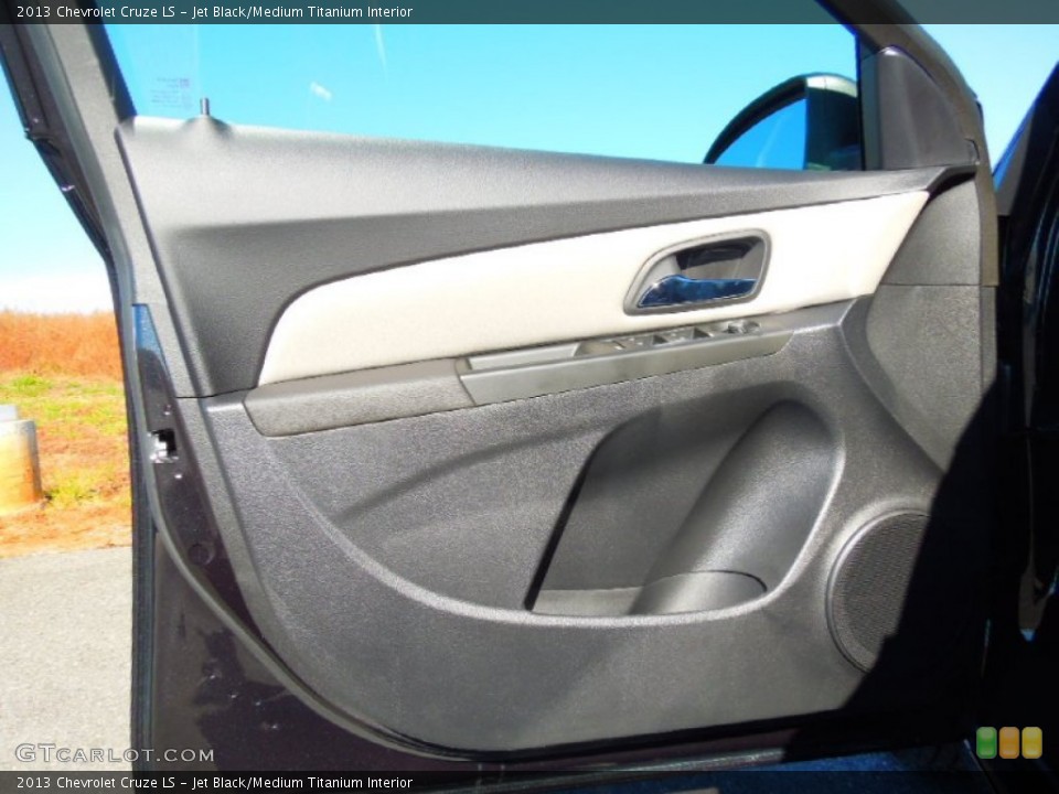 Jet Black/Medium Titanium Interior Door Panel for the 2013 Chevrolet Cruze LS #74993776