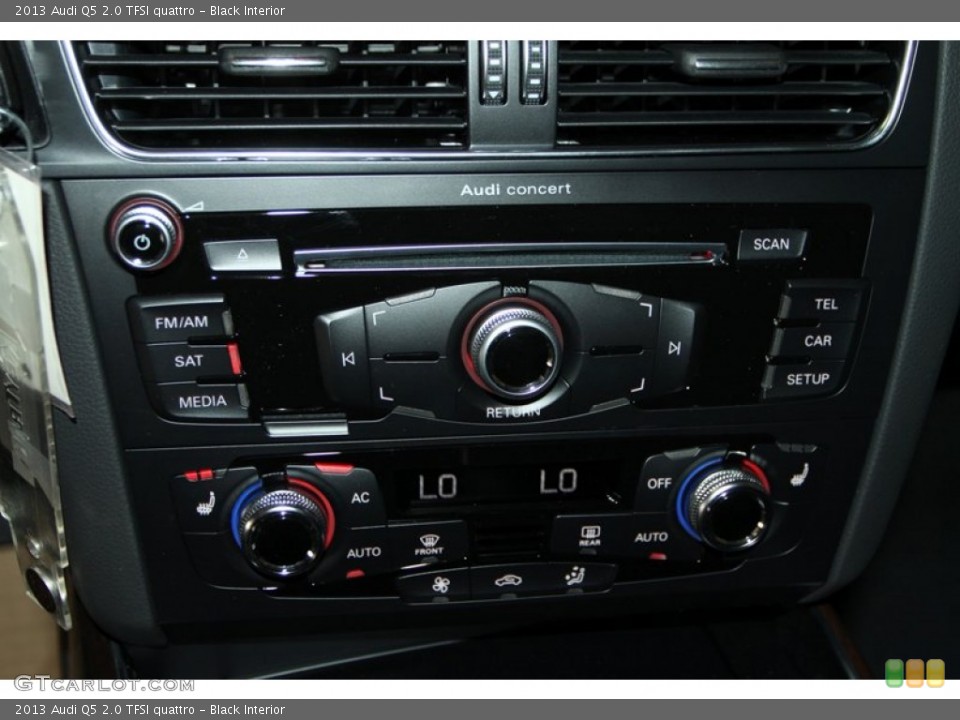 Black Interior Controls for the 2013 Audi Q5 2.0 TFSI quattro #74996035