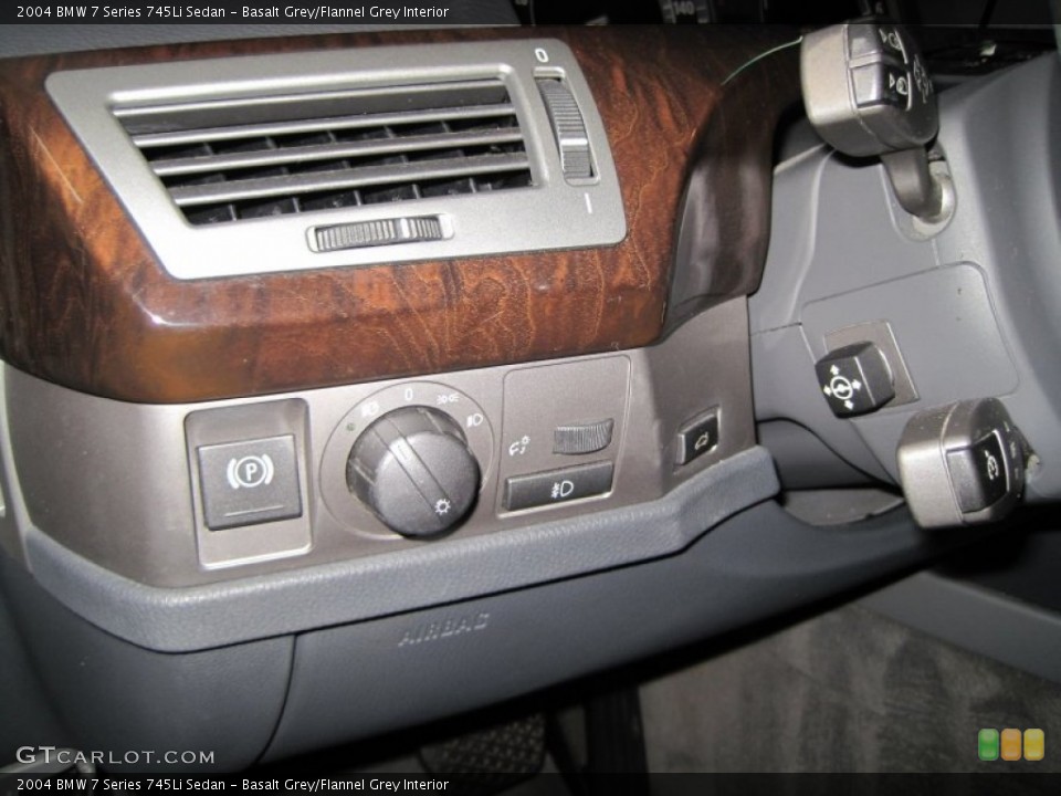 Basalt Grey/Flannel Grey Interior Controls for the 2004 BMW 7 Series 745Li Sedan #74999158