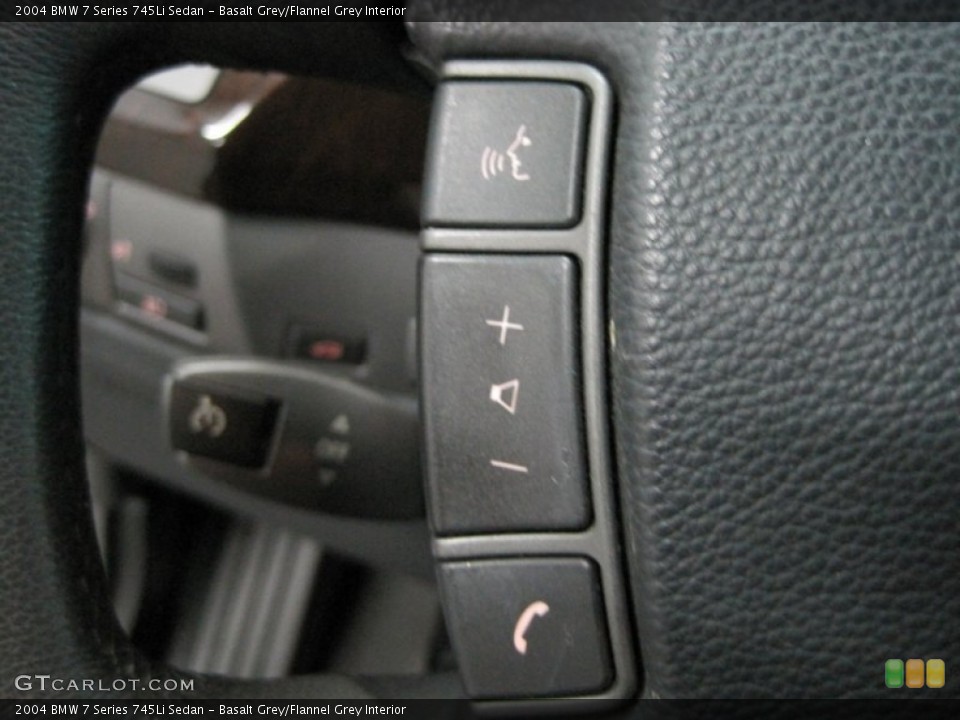 Basalt Grey/Flannel Grey Interior Controls for the 2004 BMW 7 Series 745Li Sedan #74999310